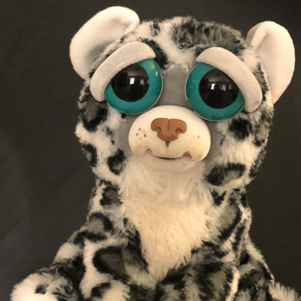 Feisty pets snow leopard good condition